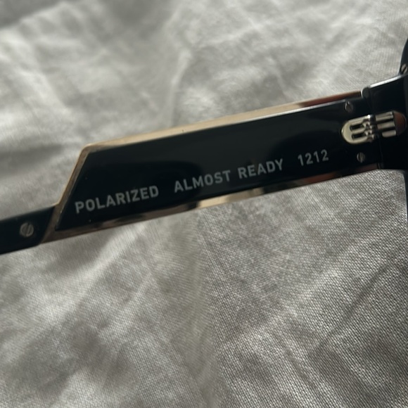 Quay: Almost Ready polarized
Saweetie collaboration - Picture 5 of 5